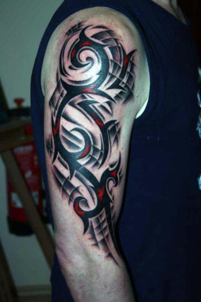tatuaże męskie na ramie tribal