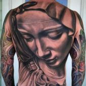 tatuaż Matka Boska na plecach 3D
