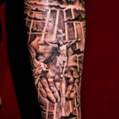 tatuaż ukrzyżowany Chrystus