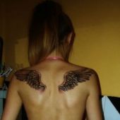 tatuaż na łopatkach skrzydła