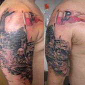 tatuaż na ramie patriotyczny