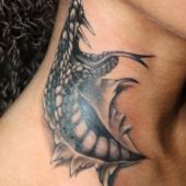 tatuaż kobra 3d na szyi