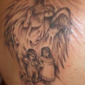 tatuaż anioł i dzieci