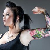tatuaż na kobiecej ręce