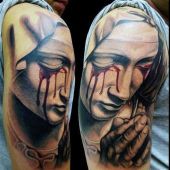 tatuaż płaczącej Matki Boskiej