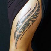 maori thigh tattoo
