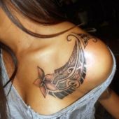 womens shoulder tattoo