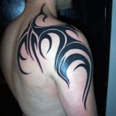 tatuaże męskie tribal