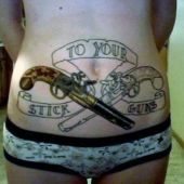 tatuaże dla dziewczyn pistolet