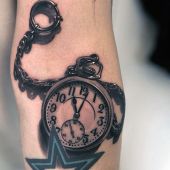 tatuaże 3d piękny zegar