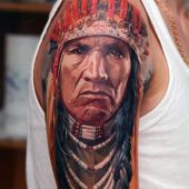 tatuaże męskie indianin