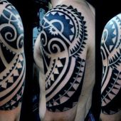 męskie tatuaże maori