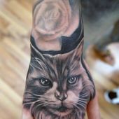 tatuaże na dłoni kot 3d