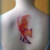 tatuaże damskie lis na plecach