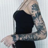 tatuaże damskie kwiaty na ręce