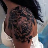 tatuaże damskie piękne róże