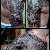 tatuaże męskie na pierś i ramie