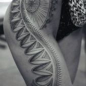 incredible women thigh tattoo