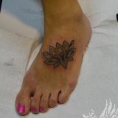 lotos tatuaż