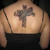 krzyż na plecach
