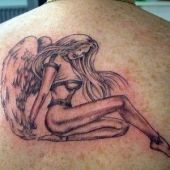 anioł, anielica na plecach tatuaż