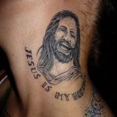 Tatuaż Jezus na szyi