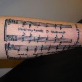 tatuaż muzyczny nuty