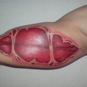 tatuaż mięśnia