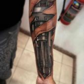 biomechaniczny tatuaż 3D na ręce
