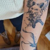 tatuaż lisek na ręce