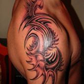 tatuaże na ramieniu tribal