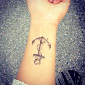 wrist tattoo anchor