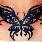 tatuaż duży motyl