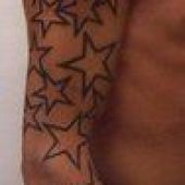 tatuaż gwiazdki na ręce
