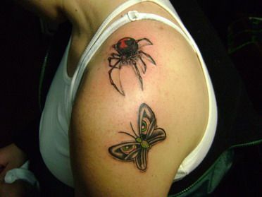 spider 3D shoulder tattoo